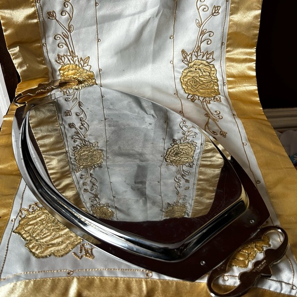 Vintage Kromex 14.5" and 17”” Chrome Serving Trays with Goldtone handles - Picture 4 of 6